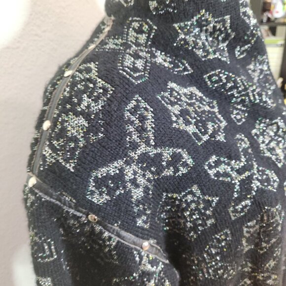 Vintage Knit Long Cardigan with Cut Out Back from Vasginie - Picture 10 of 12